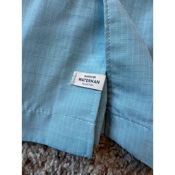 Quicksilver Waterman Comfort fit Men's Collared button up shirt. Large, Blue - Picture 6 of 10